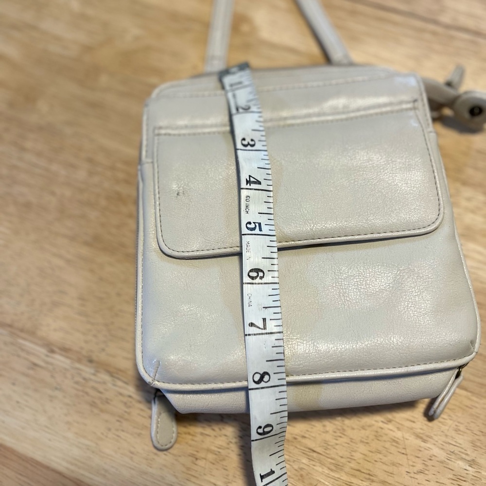 👜 CB Collections Cream Crossbody Bag – Adjustable Strap & Multi-Compartment - Picture 8 of 9